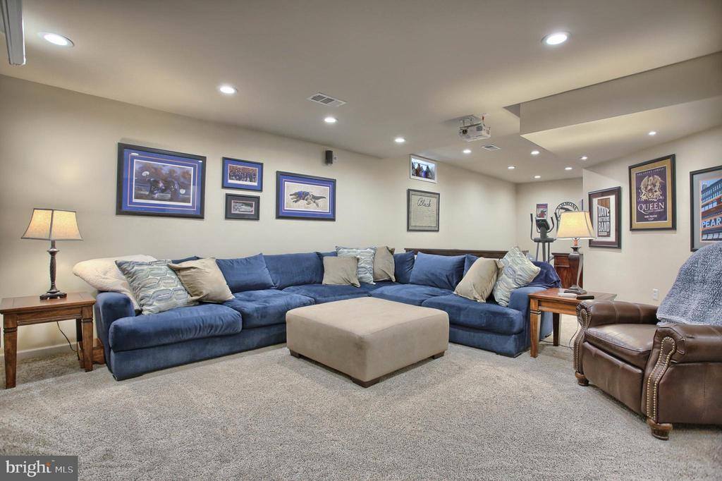 4576 Manor Drive, Mechanicsburg, PA 17055