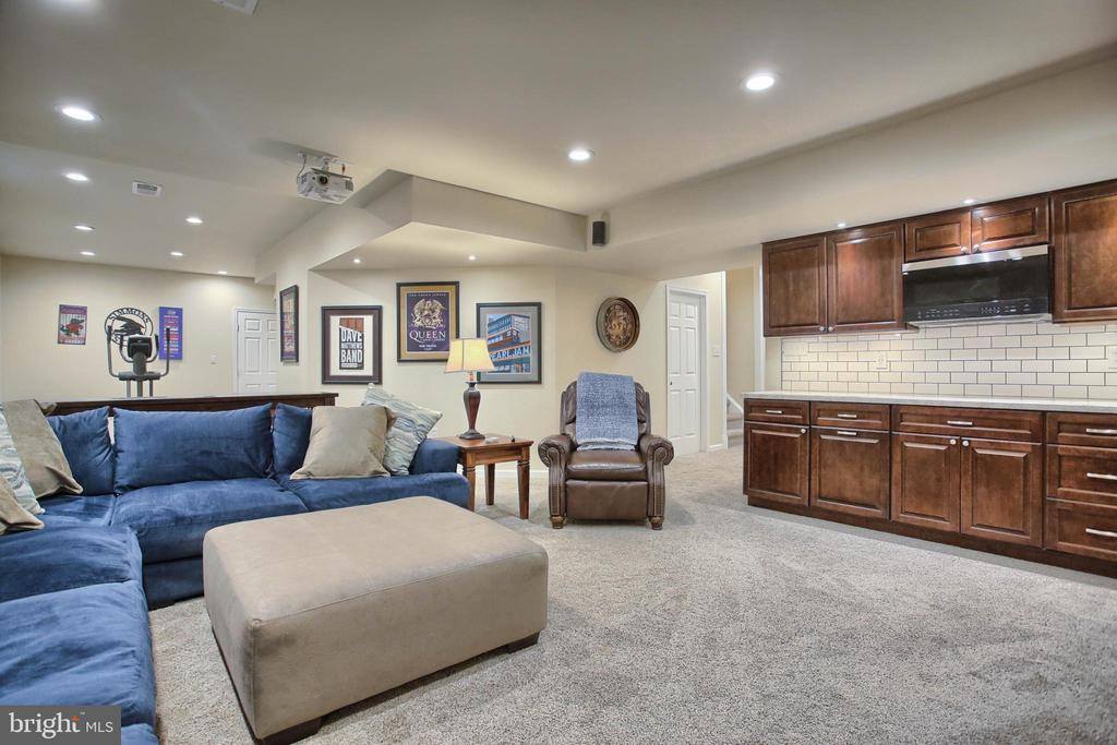 4576 Manor Drive, Mechanicsburg, PA 17055