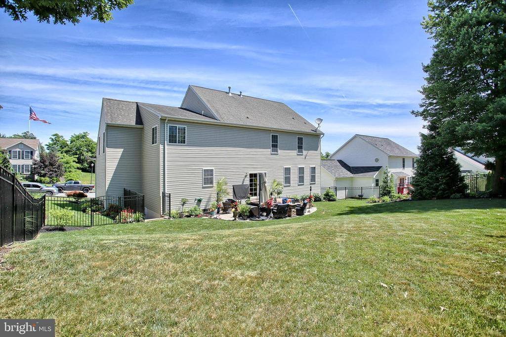 4576 Manor Drive, Mechanicsburg, PA 17055