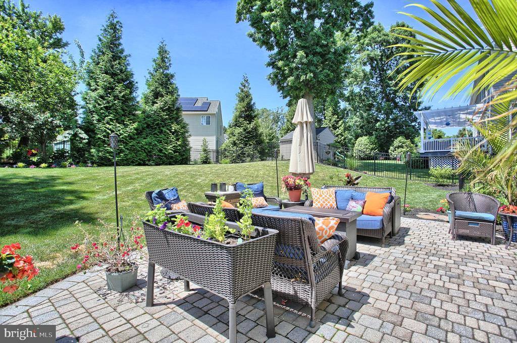 4576 Manor Drive, Mechanicsburg, PA 17055