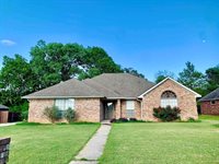 439 Meadowridge Cir, Texarkana, AR 71854