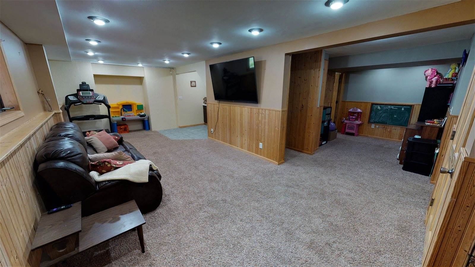 707 Mulberry St, Gays Mills, WI 54631