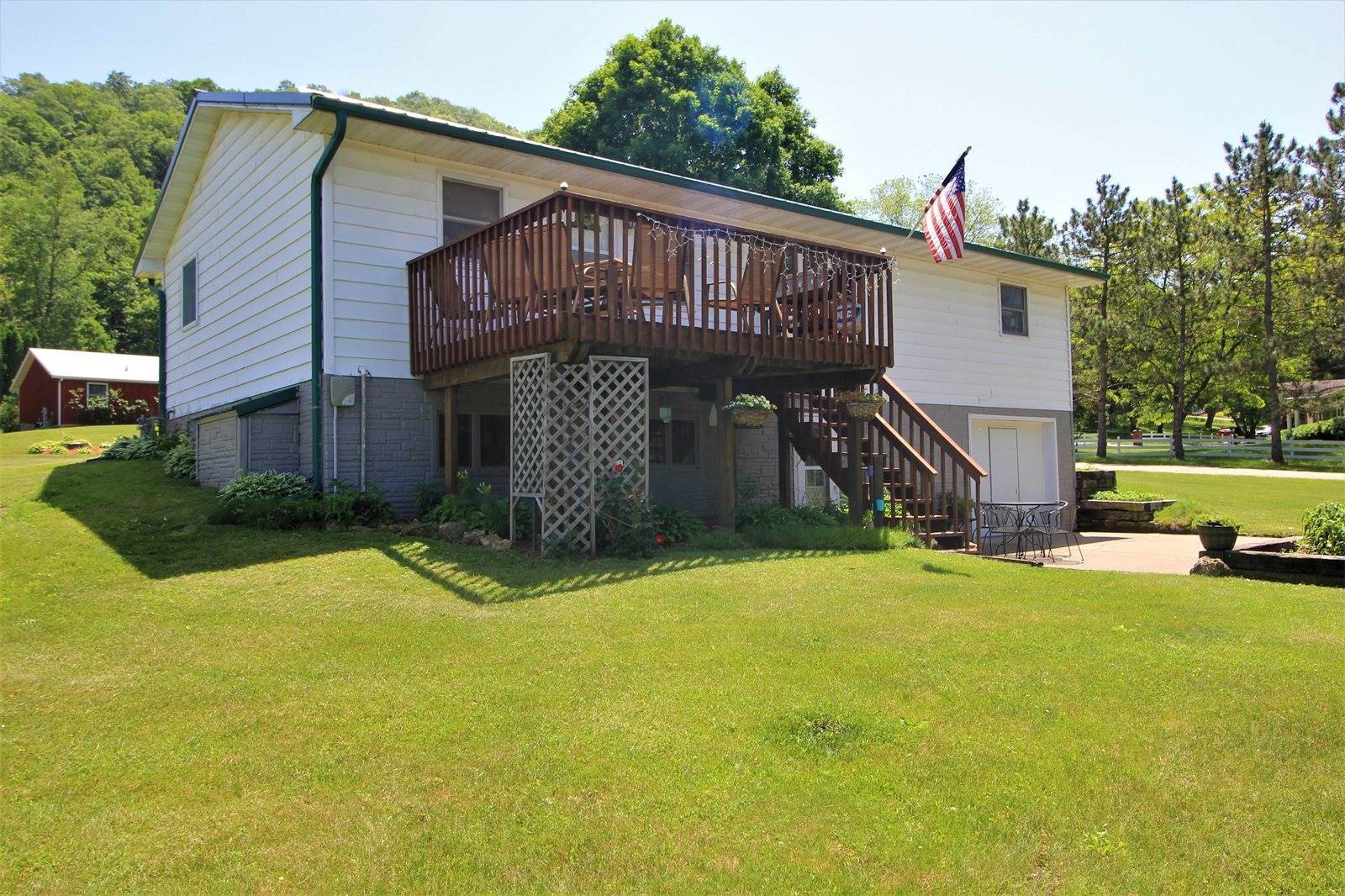 707 Mulberry St, Gays Mills, WI 54631