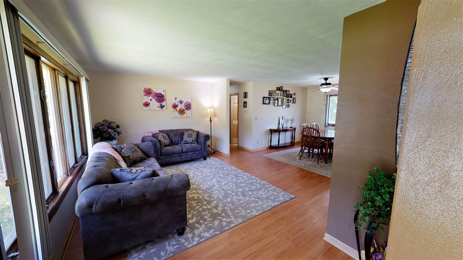 707 Mulberry St, Gays Mills, WI 54631