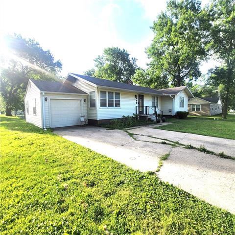 609 South High Street, Butler, MO 64730