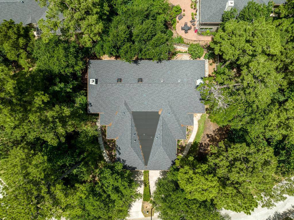 75 Valley Oaks Circle, The Woodlands, TX 77382