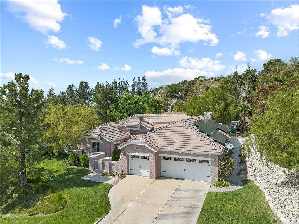 15335 Michael Crest Drive, Canyon Country, CA 91387