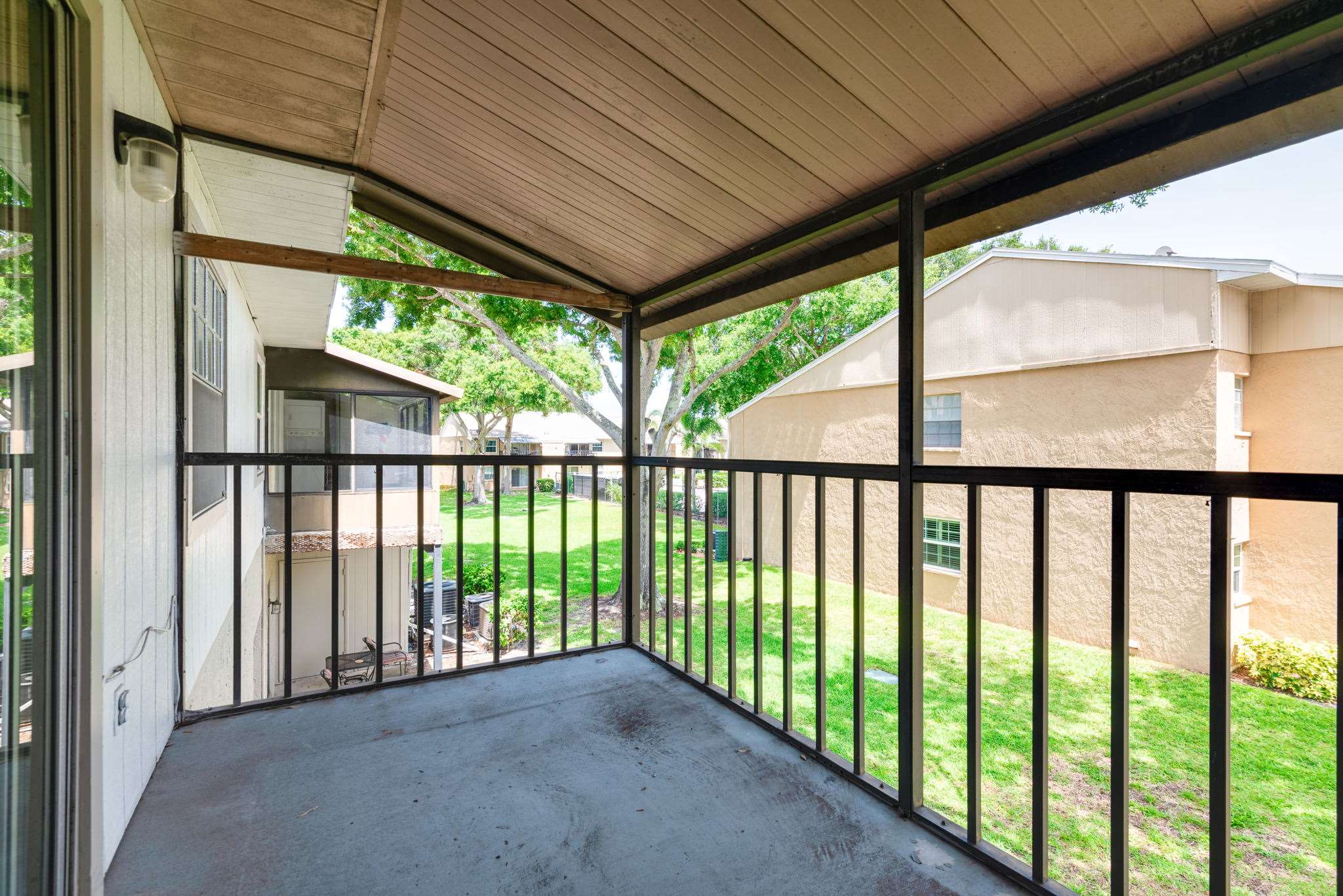 4507 S Oak Dr #P22, Tampa, FL 33611