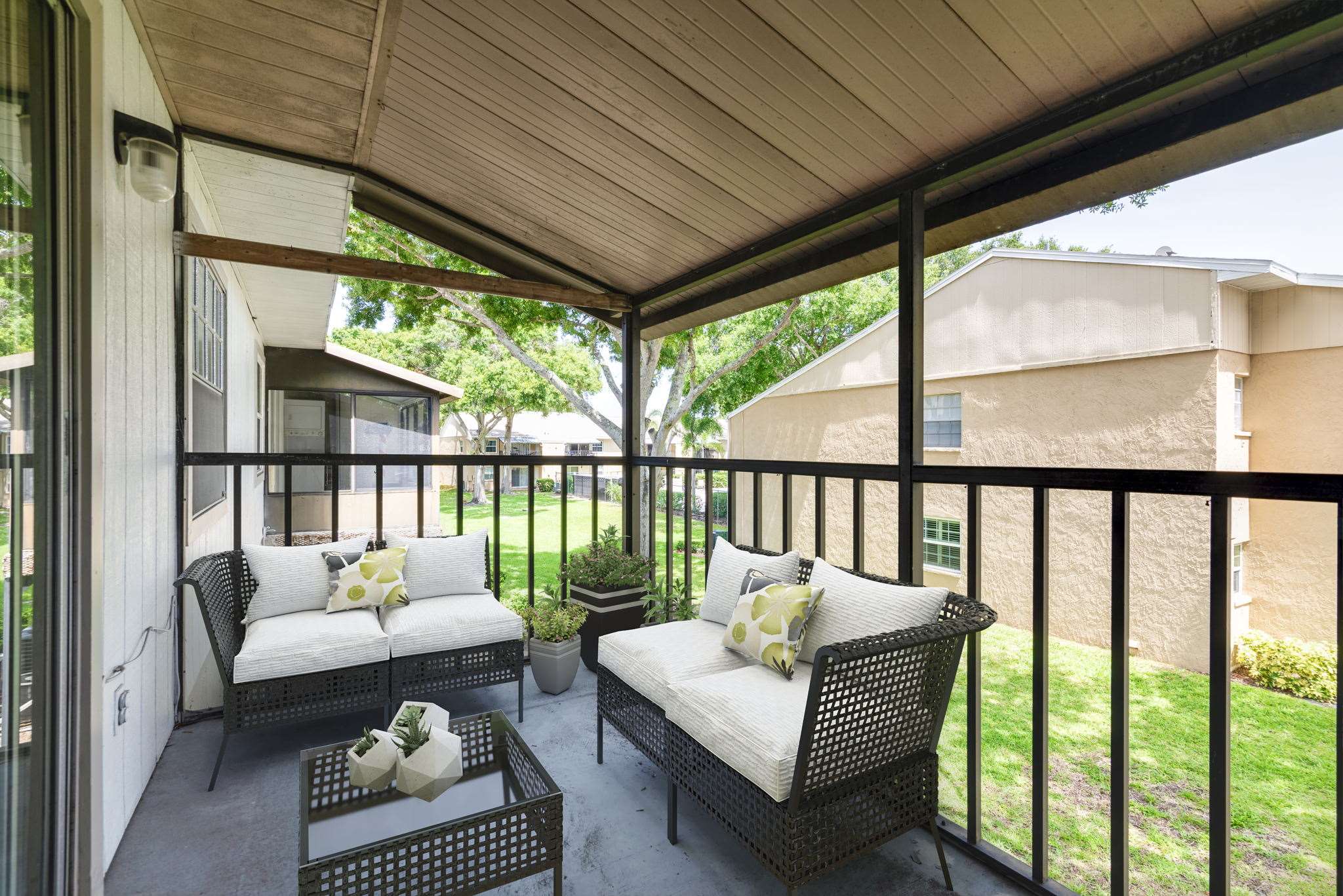 4507 S Oak Dr #P22, Tampa, FL 33611