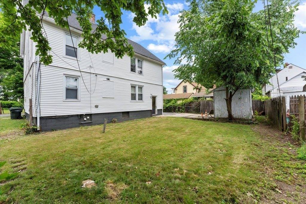 9 Shamrock St, Springfield, MA 01108