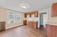 9 Shamrock St, Springfield, MA 01108