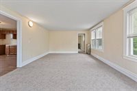9 Shamrock St, Springfield, MA 01108