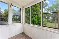 9 Shamrock St, Springfield, MA 01108