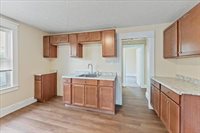 9 Shamrock St, Springfield, MA 01108