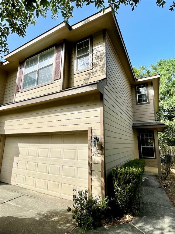 207 North Burberry Park Circle, The Woodlands, TX 77382
