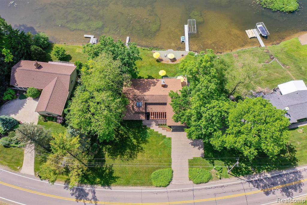 1178 East Coon Lake Road, Marion Township, MI 48843