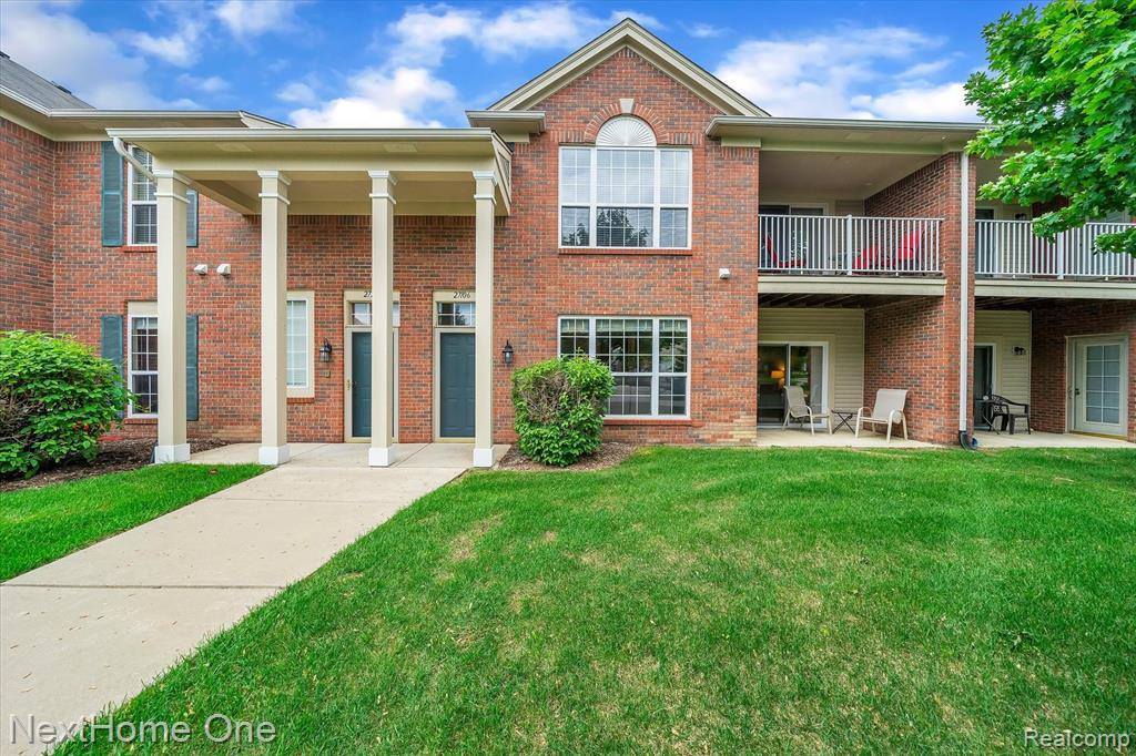 27106 Chesapeake Circle, Commerce Township, MI 48390