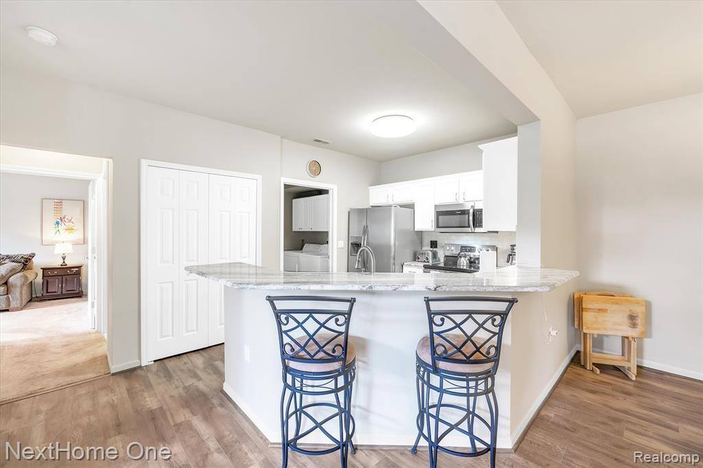 27106 Chesapeake Circle, Commerce Township, MI 48390