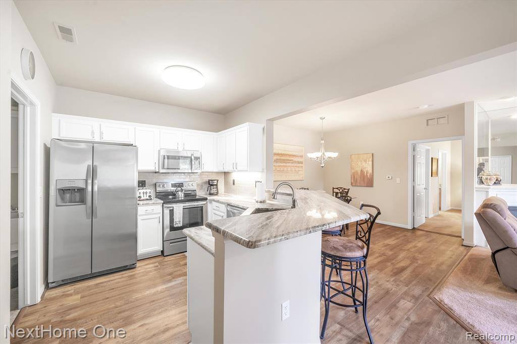 27106 Chesapeake Circle, Commerce Township, MI 48390