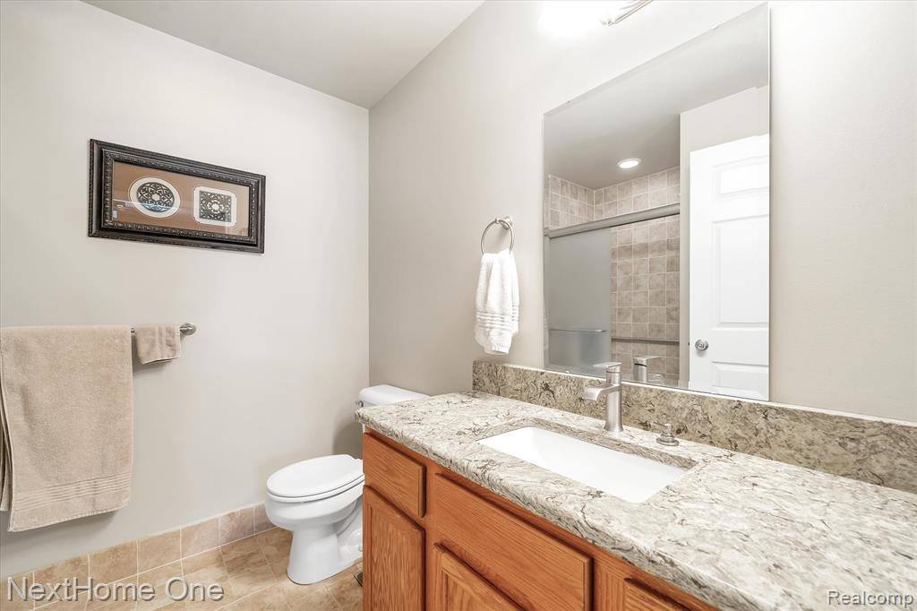 27106 Chesapeake Circle, Commerce Township, MI 48390