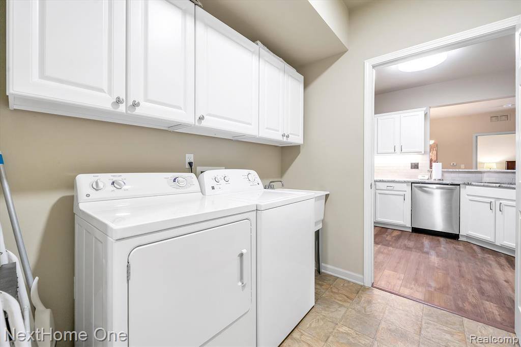 27106 Chesapeake Circle, Commerce Township, MI 48390