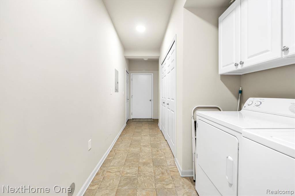 27106 Chesapeake Circle, Commerce Township, MI 48390