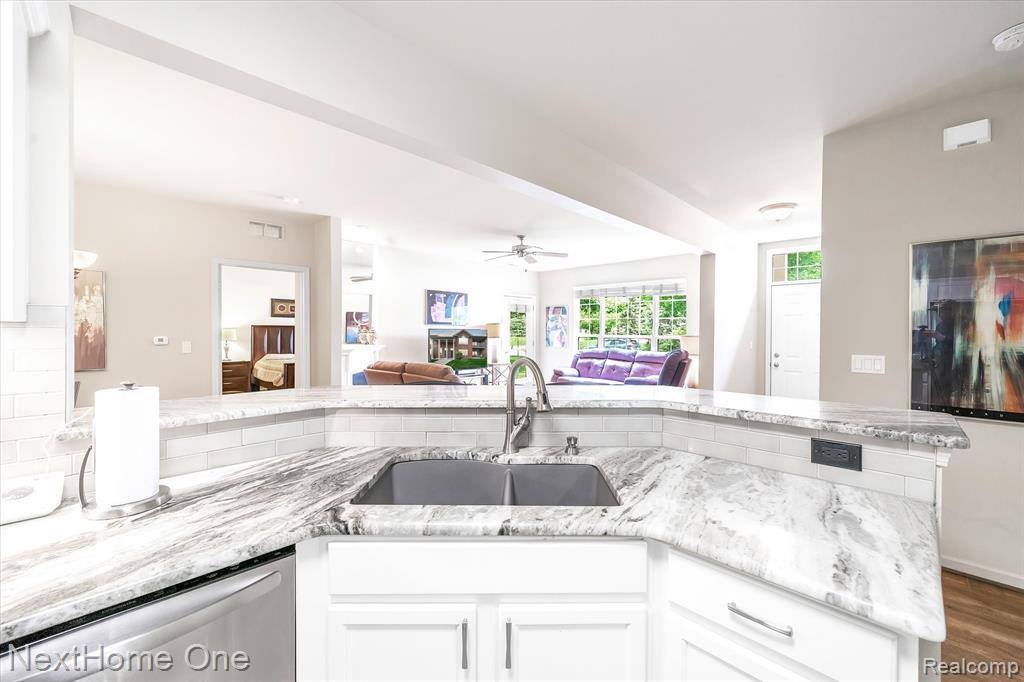 27106 Chesapeake Circle, Commerce Township, MI 48390