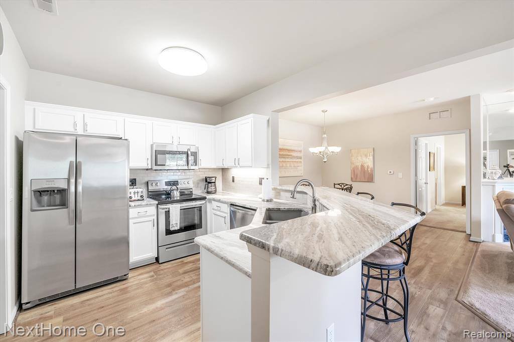 27106 Chesapeake Circle, Commerce Township, MI 48390