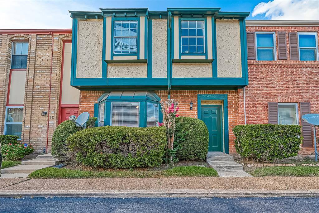 7700 Creekbend Drive, Houston, TX 77071