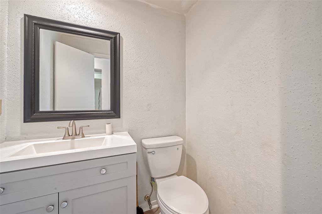 7700 Creekbend Drive, Houston, TX 77071