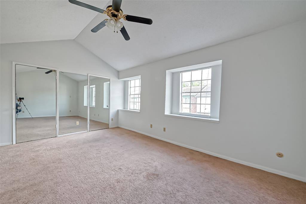 7700 Creekbend Drive, Houston, TX 77071