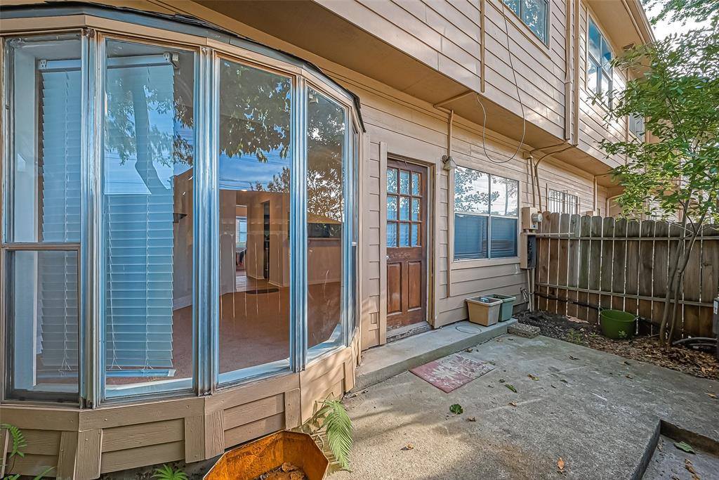 7700 Creekbend Drive, Houston, TX 77071