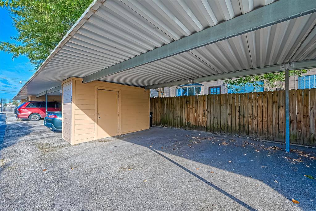 7700 Creekbend Drive, Houston, TX 77071