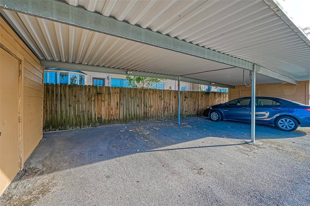 7700 Creekbend Drive, Houston, TX 77071