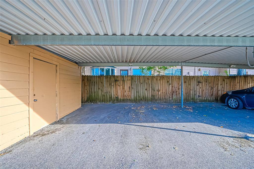 7700 Creekbend Drive, Houston, TX 77071