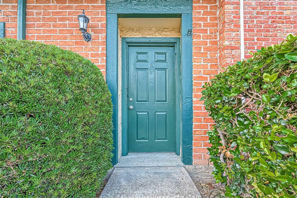 7700 Creekbend Drive, Houston, TX 77071