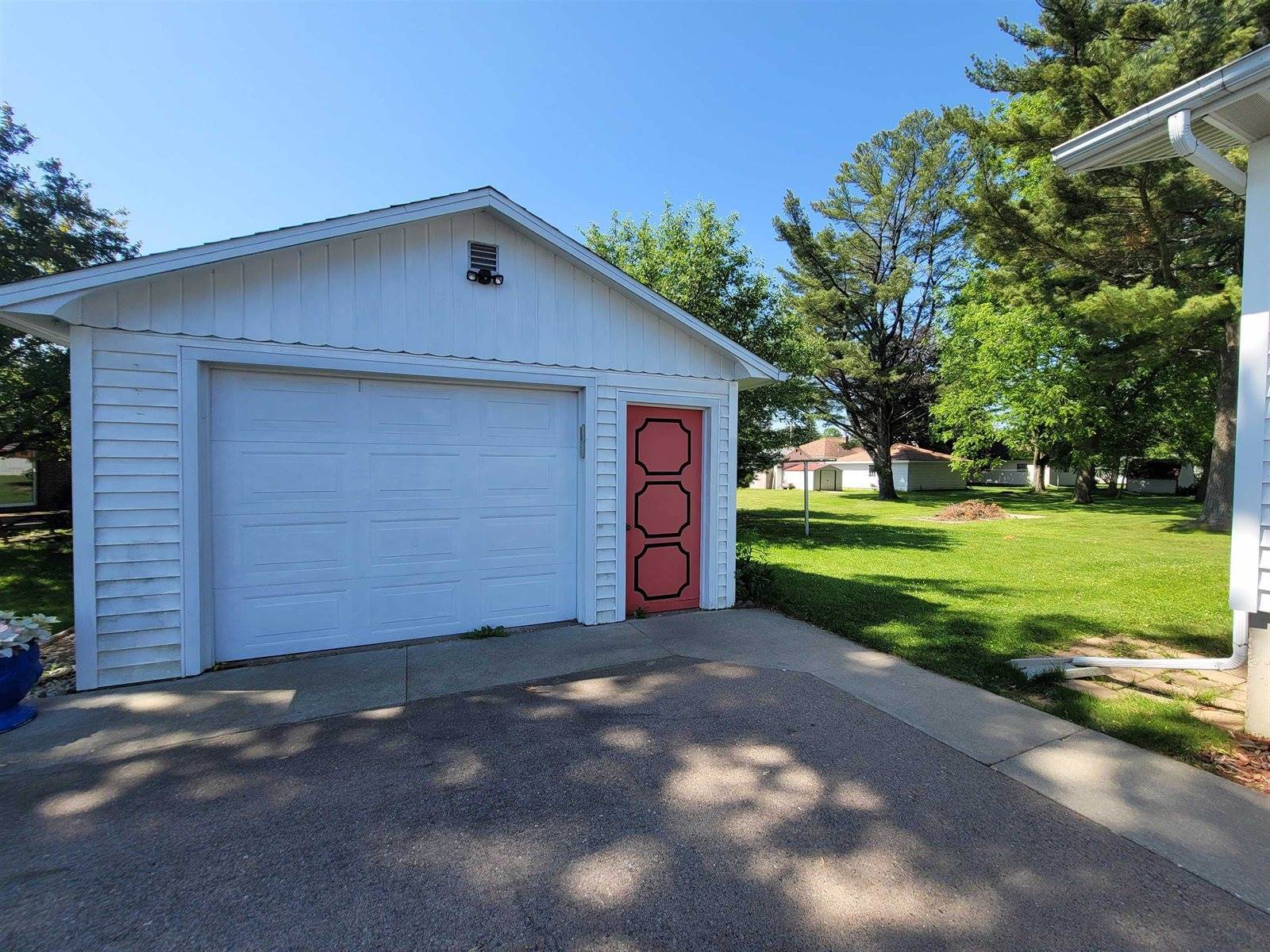 110 W Jefferson Street, Marshfield, WI 54449