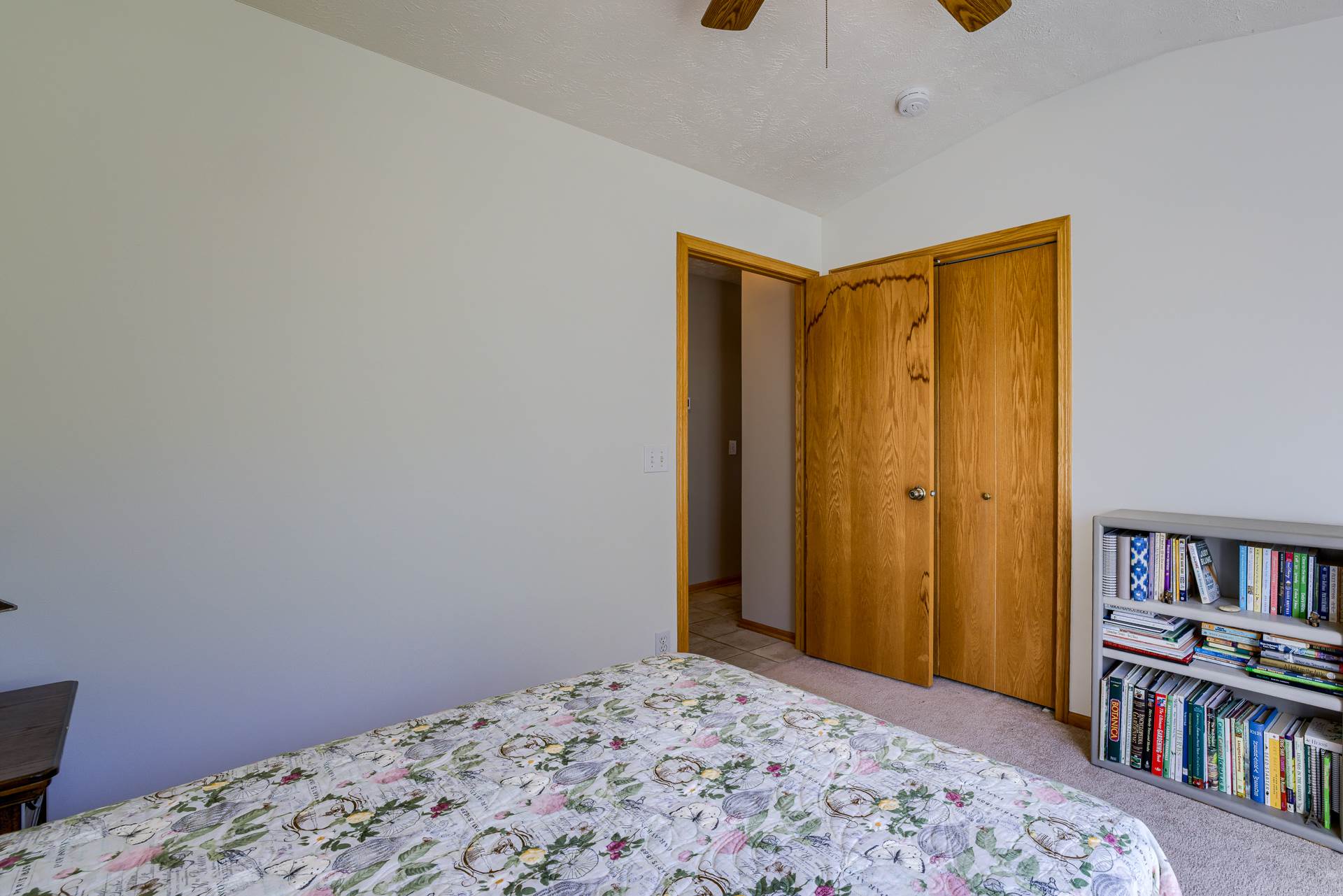 11715 Lakeview Drive, Papillion, NE 68133