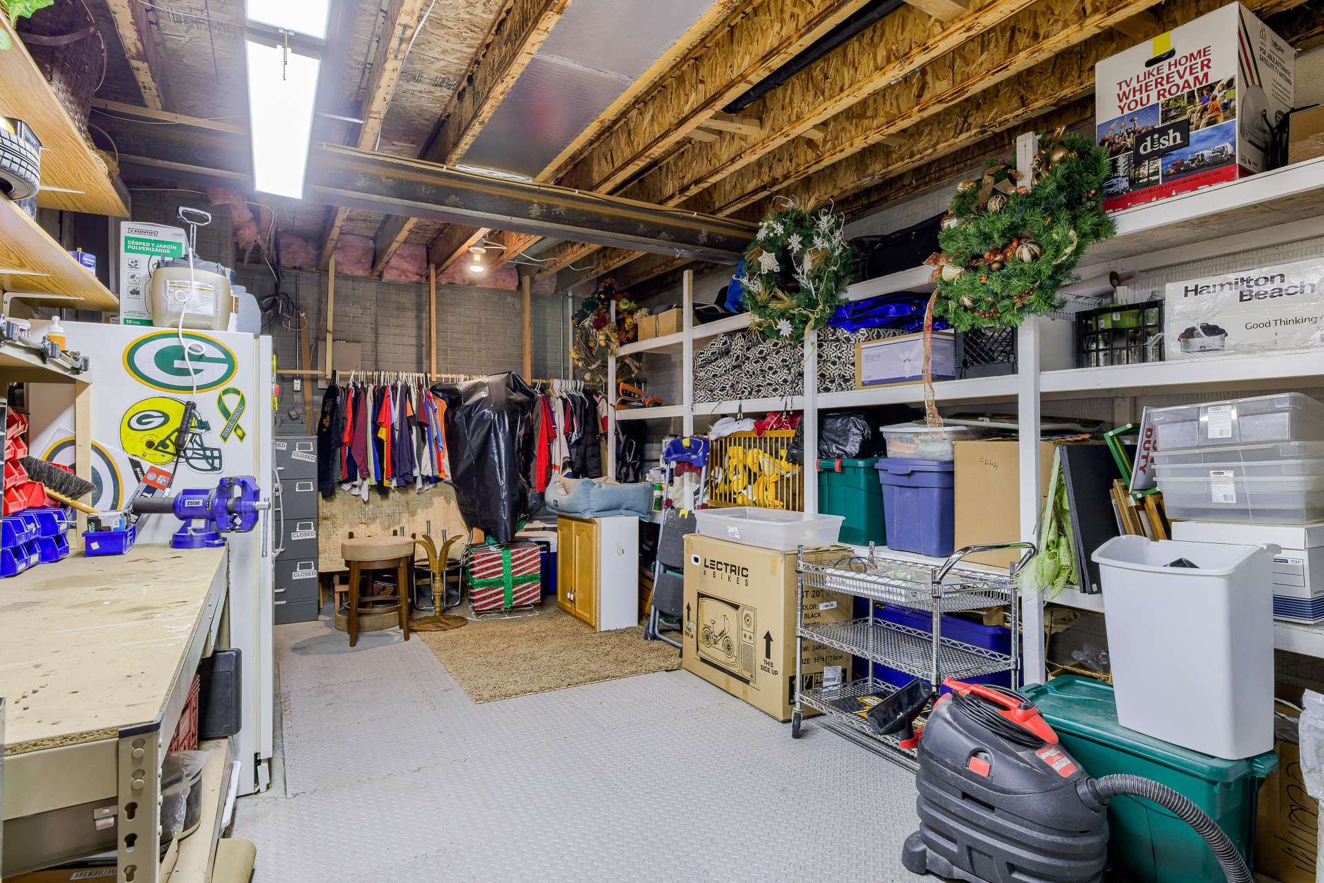 11715 Lakeview Drive, Papillion, NE 68133