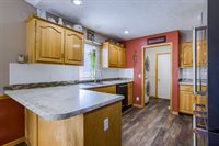 11715 Lakeview Drive, Papillion, NE 68133