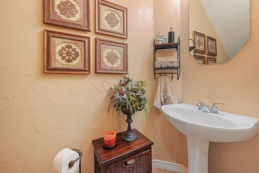 3216 Essex Drive, Mansfield, TX 76063