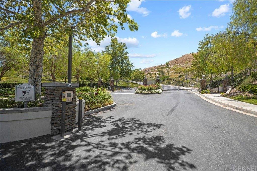 16327 Fairbanks Court, Canyon Country, CA 91387