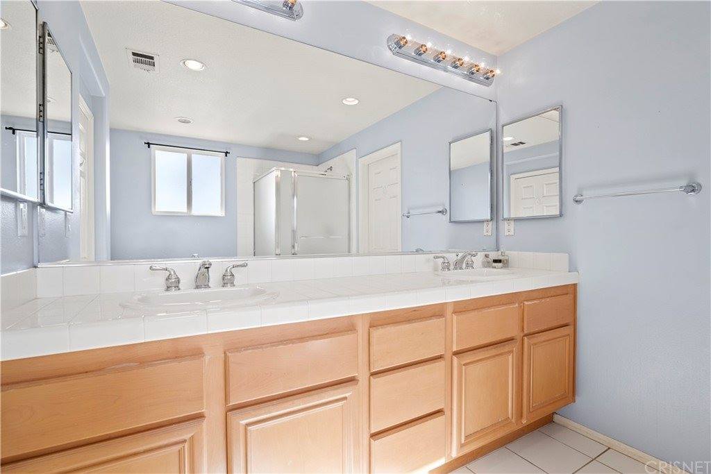 28425 Stansfield Lane, Saugus, CA 91350