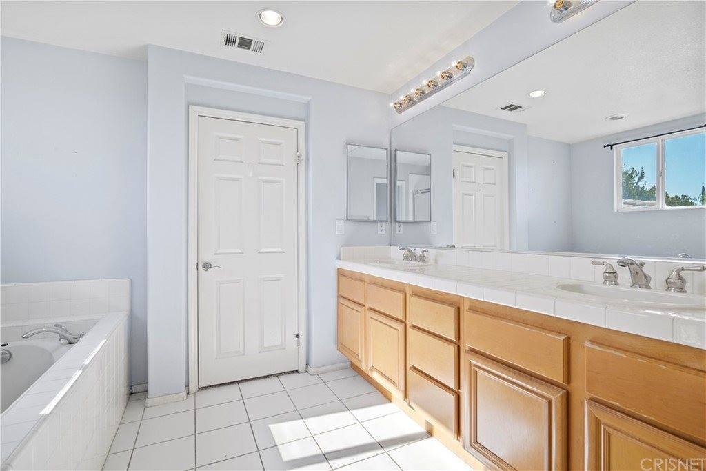 28425 Stansfield Lane, Saugus, CA 91350