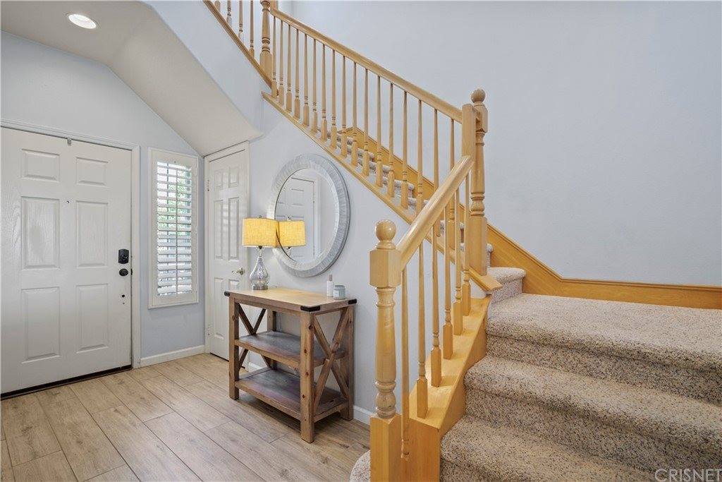 28425 Stansfield Lane, Saugus, CA 91350