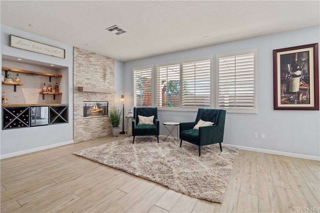 28425 Stansfield Lane, Saugus, CA 91350