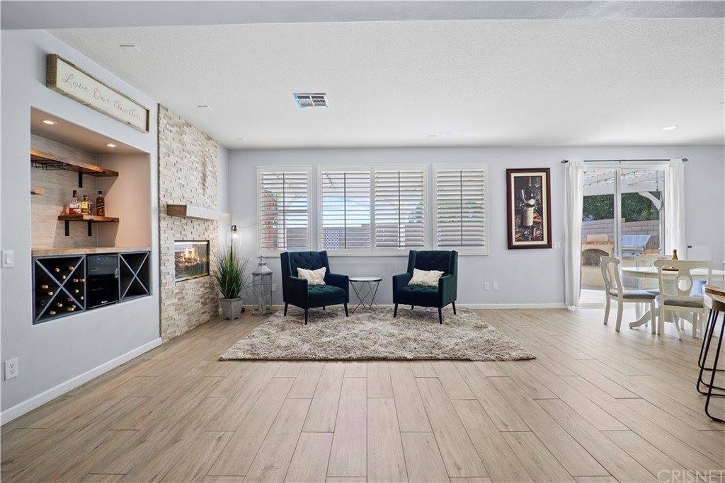 28425 Stansfield Lane, Saugus, CA 91350