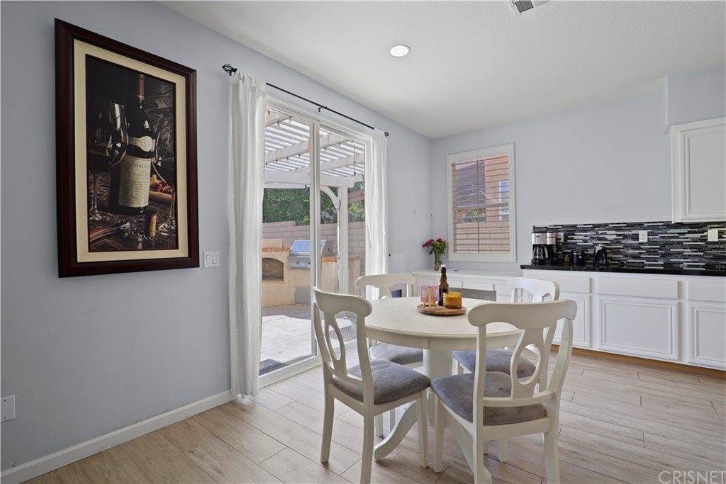 28425 Stansfield Lane, Saugus, CA 91350