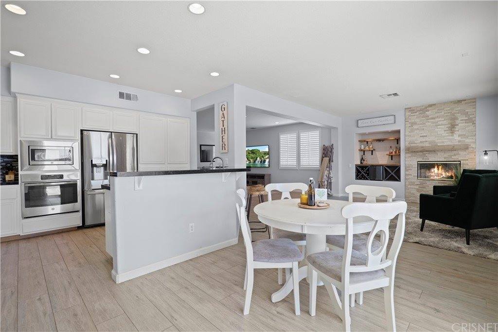 28425 Stansfield Lane, Saugus, CA 91350