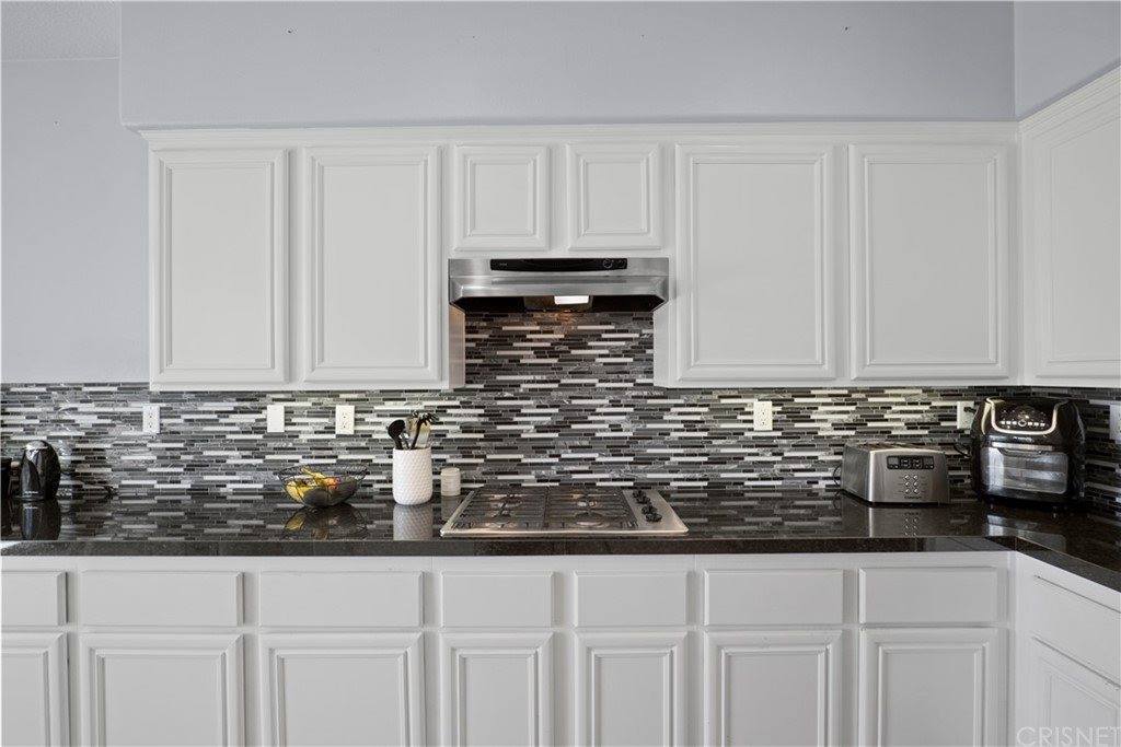 28425 Stansfield Lane, Saugus, CA 91350